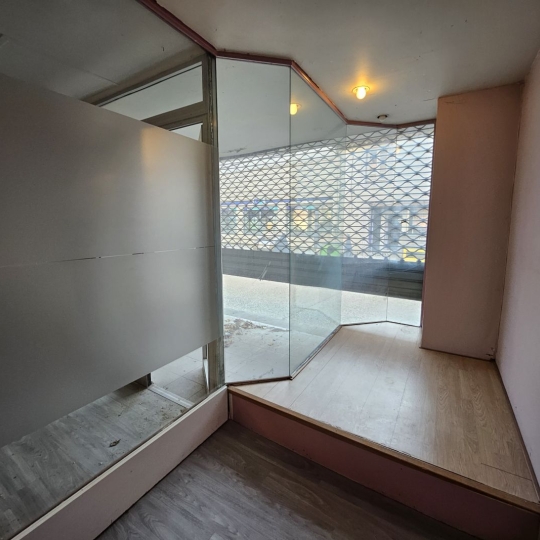  Annonces LOCATION GARD : Local / Bureau | BAGNOLS-SUR-CEZE (30200) | 51 m2 | 75 000 &euro; 