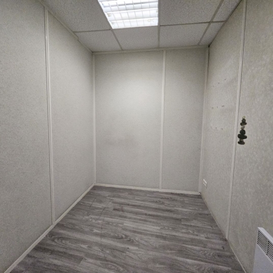  Annonces LOCATION GARD : Local / Bureau | BAGNOLS-SUR-CEZE (30200) | 51 m2 | 75 000 &euro; 