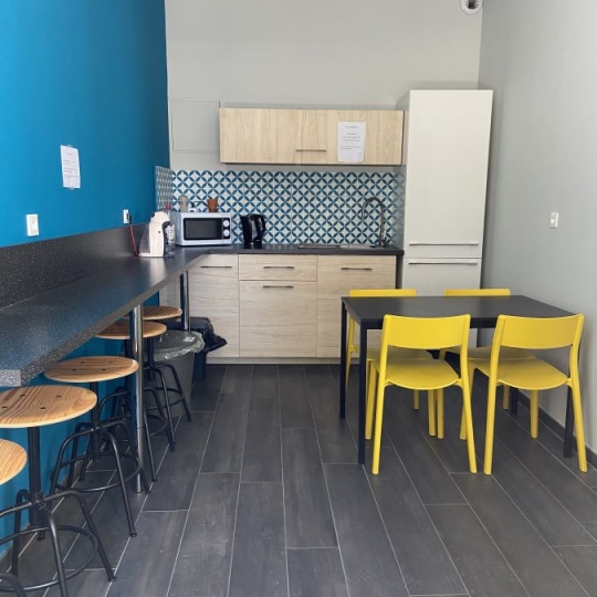  Annonces LOCATION GARD : Office | BAGNOLS-SUR-CEZE (30200) | 291 m2 | 3 800 &euro; 