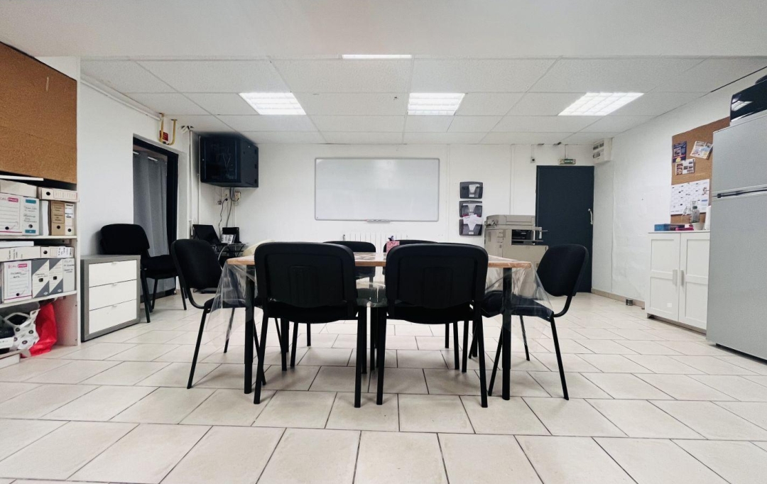 Annonces LOCATION GARD : Local / Bureau | BAGNOLS-SUR-CEZE (30200) | 209 m2 | 289 000 &euro; 