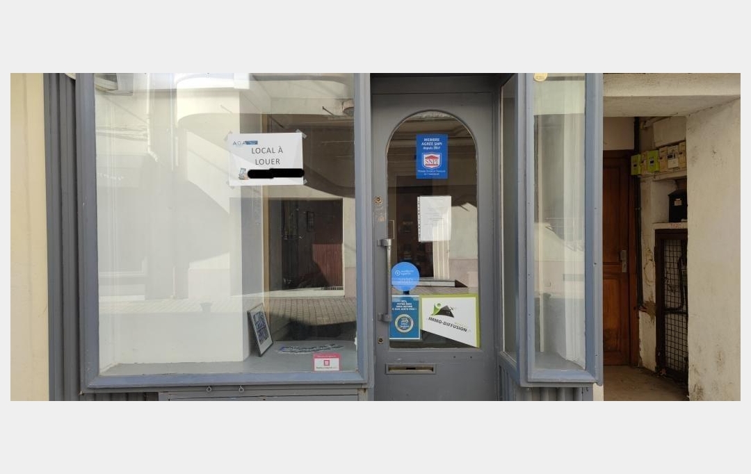 Annonces LOCATION GARD : Local / Bureau | PONT-SAINT-ESPRIT (30130) | 33 m2 | 44 900 &euro; 