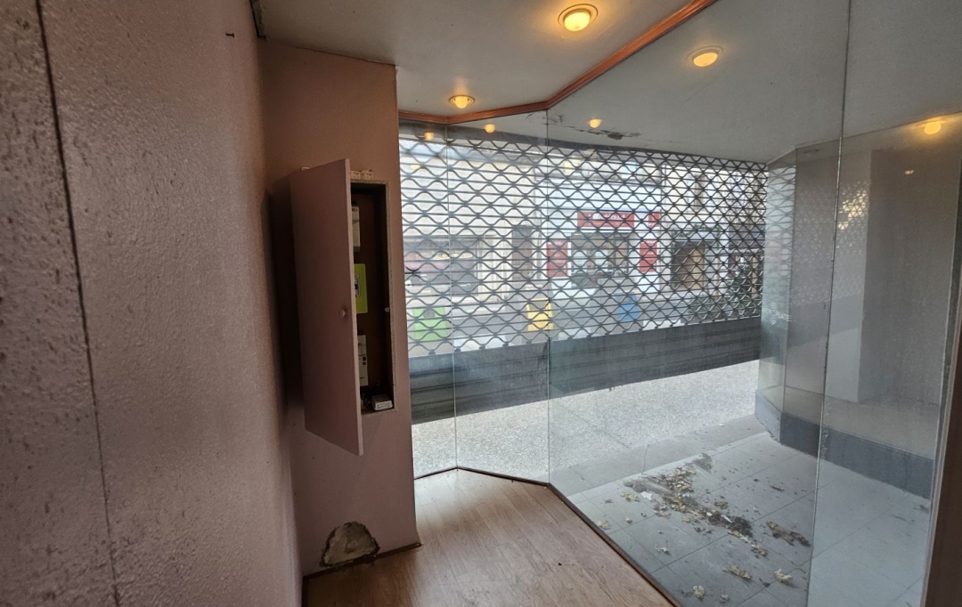 Annonces LOCATION GARD : Local / Bureau | BAGNOLS-SUR-CEZE (30200) | 51 m2 | 75 000 &euro; 