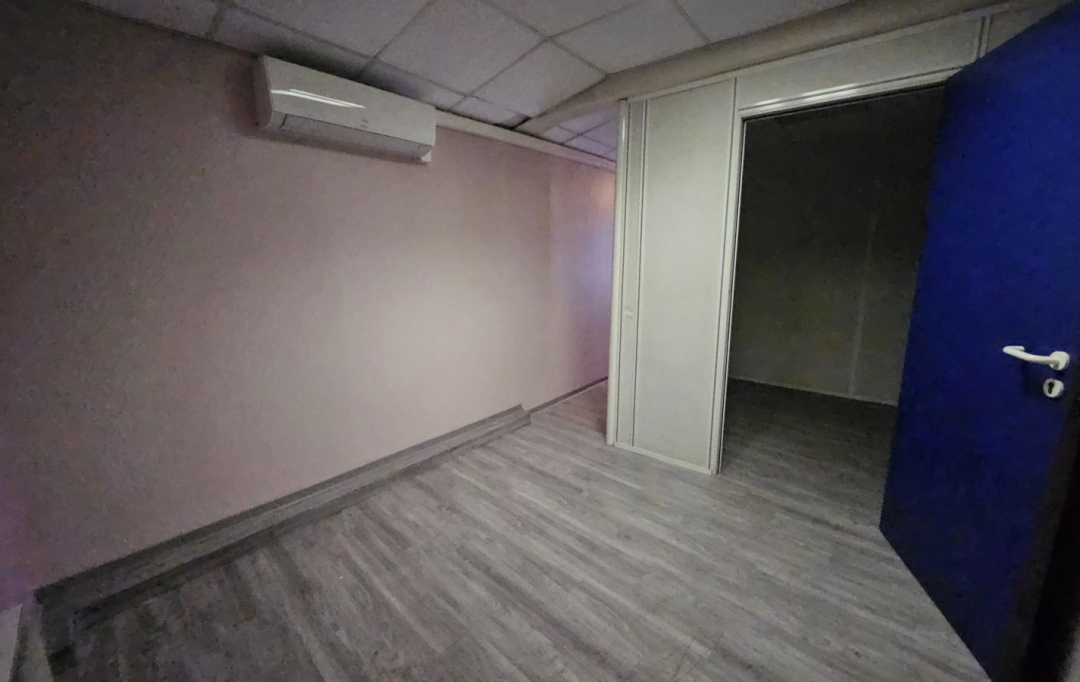 Annonces LOCATION GARD : Local / Bureau | BAGNOLS-SUR-CEZE (30200) | 51 m2 | 75 000 &euro; 