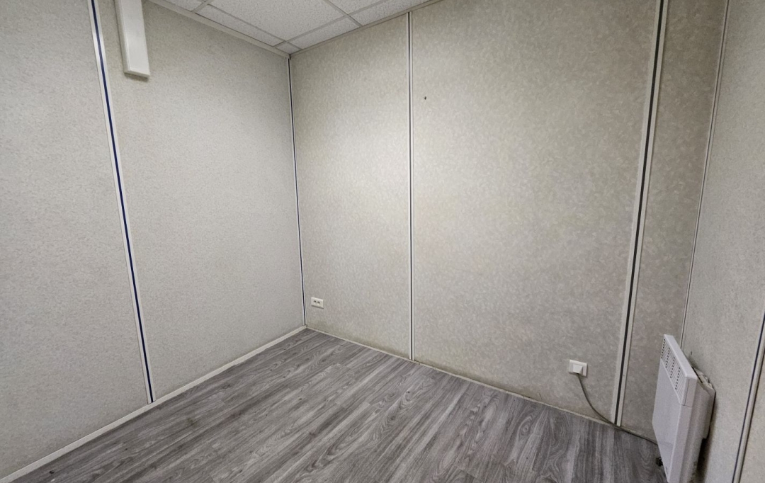 Annonces LOCATION GARD : Local / Bureau | BAGNOLS-SUR-CEZE (30200) | 51 m2 | 75 000 &euro; 