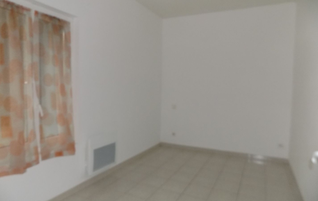 HELLO LOC : Appartement | GOUDARGUES (30630) | 64 m2 | 615 € 