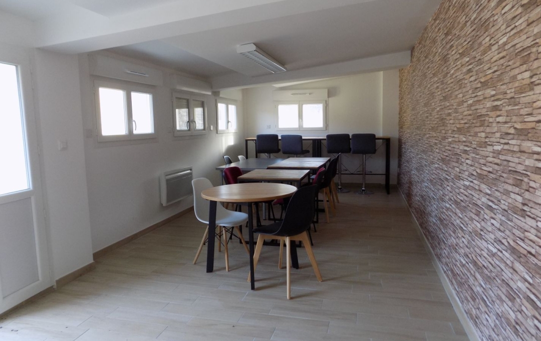 Annonces LOCATION GARD : Office | BAGNOLS-SUR-CEZE (30200) | 291 m2 | 3 800 &euro; 