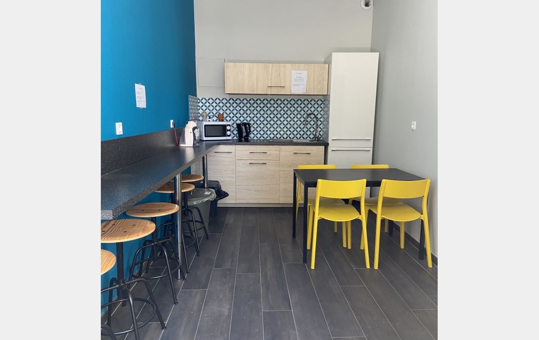 Annonces LOCATION GARD : Office | BAGNOLS-SUR-CEZE (30200) | 291 m2 | 3 800 &euro; 