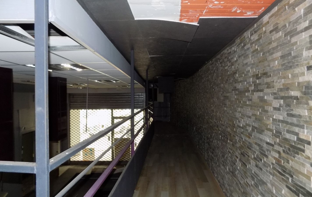 Annonces LOCATION GARD : Office | BAGNOLS-SUR-CEZE (30200) | 93 m2 | 900 &euro; 