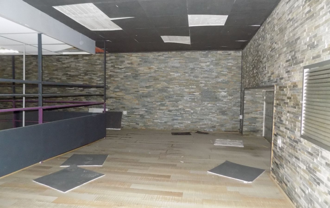 Annonces LOCATION GARD : Office | BAGNOLS-SUR-CEZE (30200) | 93 m2 | 900 &euro; 